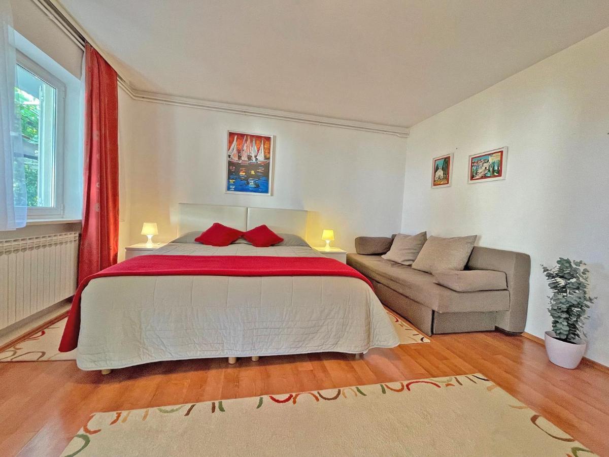 Studio Apartments Andrijana 米利尼 外观 照片