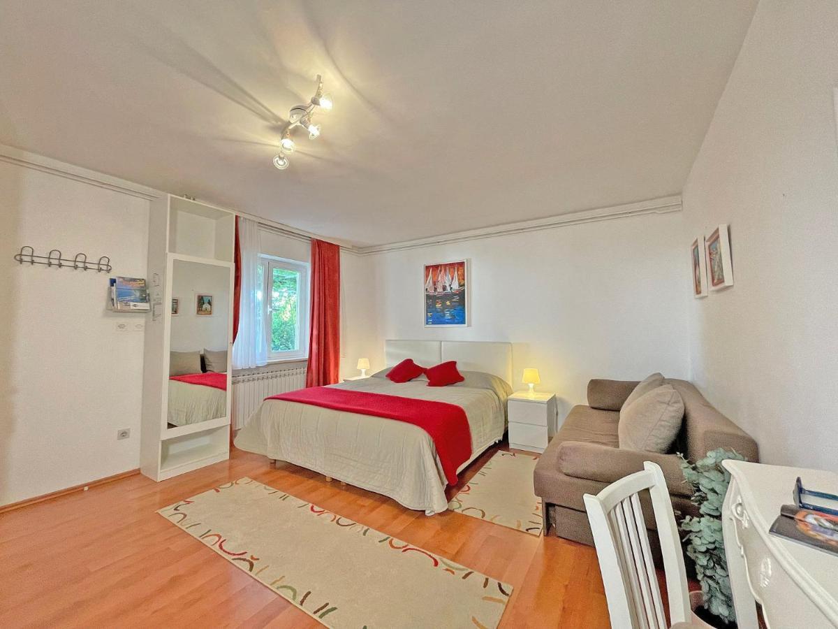Studio Apartments Andrijana 米利尼 外观 照片