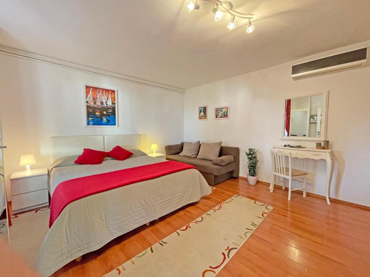 Studio Apartments Andrijana 米利尼 外观 照片