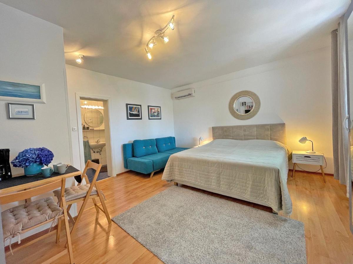 Studio Apartments Andrijana 米利尼 外观 照片
