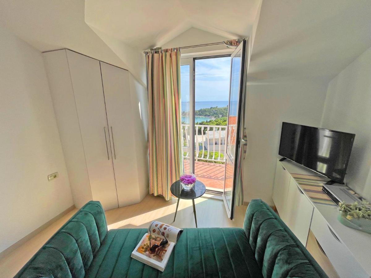 Studio Apartments Andrijana 米利尼 外观 照片