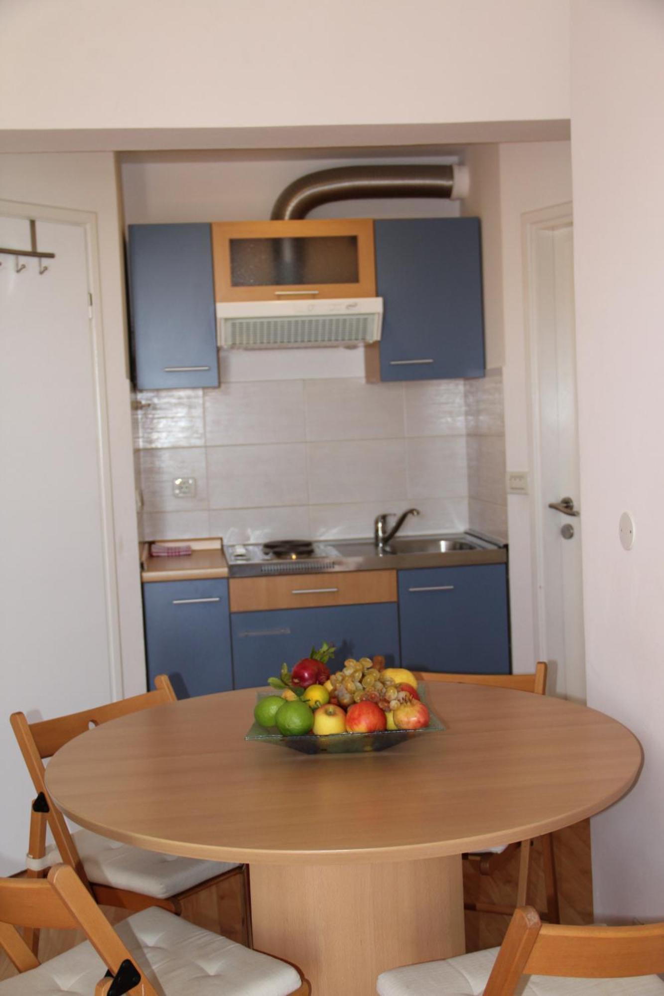 Studio Apartments Andrijana 米利尼 外观 照片