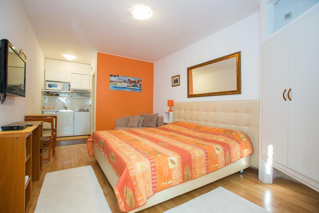 Studio Apartments Andrijana 米利尼 客房 照片